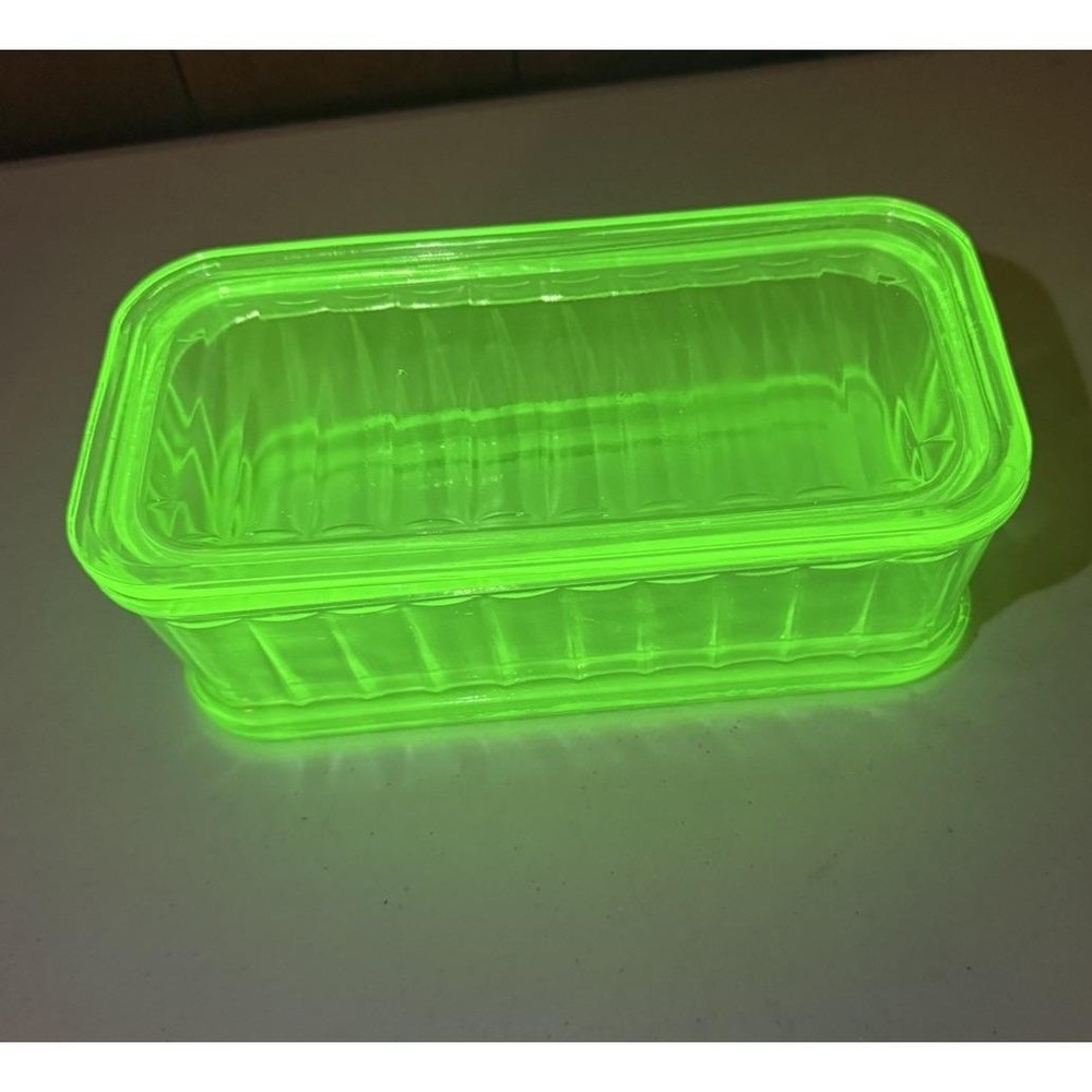 Uranium Depression Glass Ribbed Refrigerator Dish w/ Lid 1930s 8.5" x 4.25" x 3"
